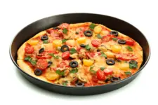 Tavada Pizza Tarifi ve Malzemeleri Tavada Pizza Tarifi ve Malzemeleri