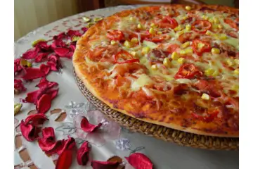 İnce Pizza Hamuru Tarifi ve Malzemeleri